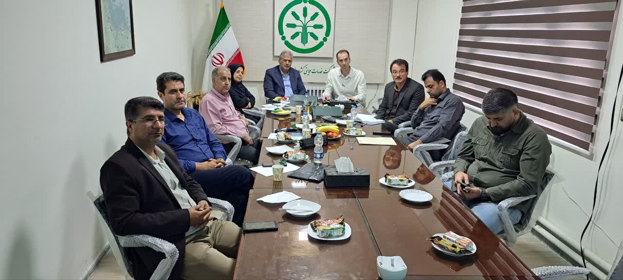بازگشایی پاکت مناقصه بارگیری،حمل و تخلیه با حضور دبیر کمیسیون معاملات در شرکت خدمات حمایتی کشاورزی گیلان 